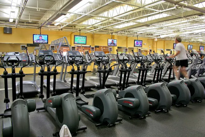 Gold's Gym Richmond Picture 2