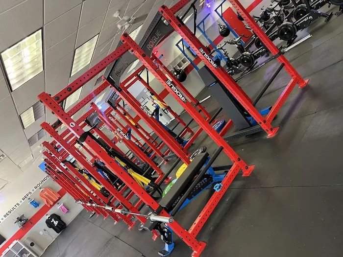 RESULTS FITNESS - GYM - STRENGTH - AND ENDURANCE Picture 9