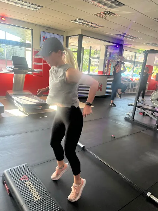 RESULTS FITNESS - GYM - STRENGTH - AND ENDURANCE Picture 10