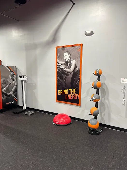 HOTWORX - Robinson Township, PA - Robinson Town Centre Picture 8