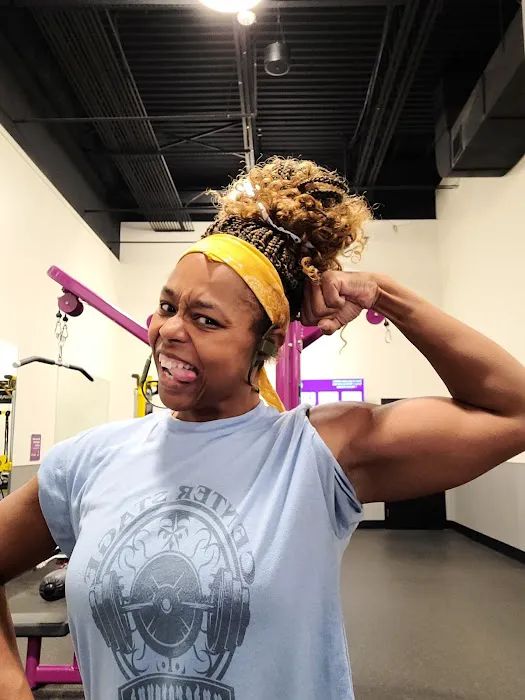Planet Fitness Picture 7