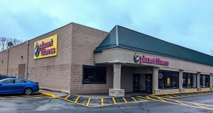 Planet Fitness Picture 9