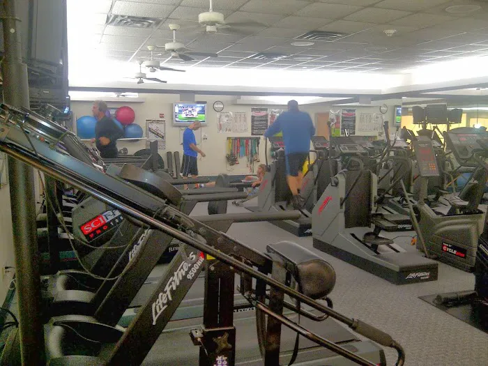 Club At 800 Squash & Fitness Picture 1