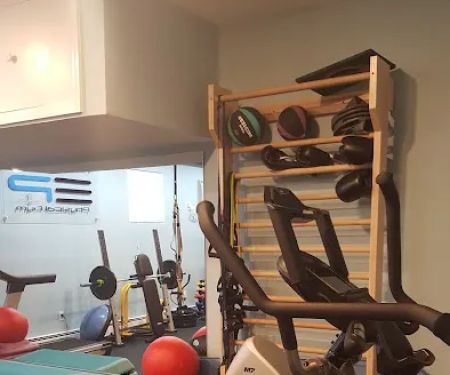 Physical Gym / Personal Trainer Studio