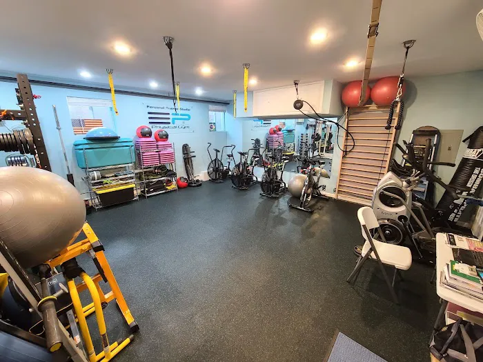 Physical Gym / Personal Trainer Studio Picture 8