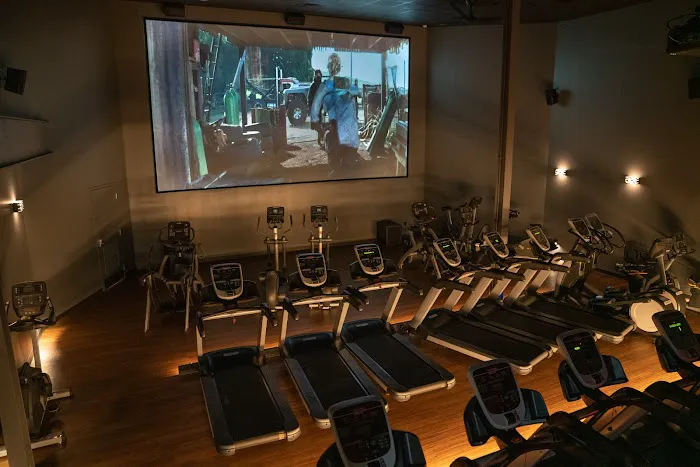 The Edge Fitness Clubs Picture 4