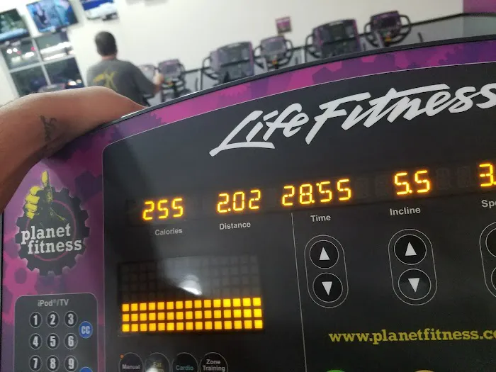 Planet Fitness Picture 1