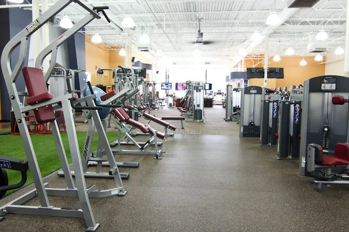 The Edge Fitness Clubs Picture 2