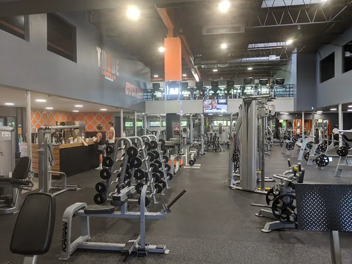 Physique Plus Fitness Center Picture 2