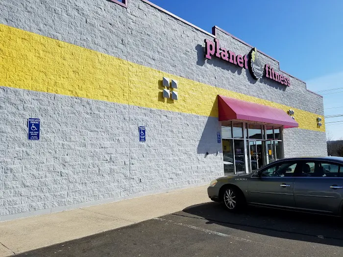 Planet Fitness Picture 2