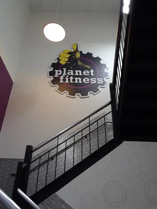 Planet Fitness Picture 6