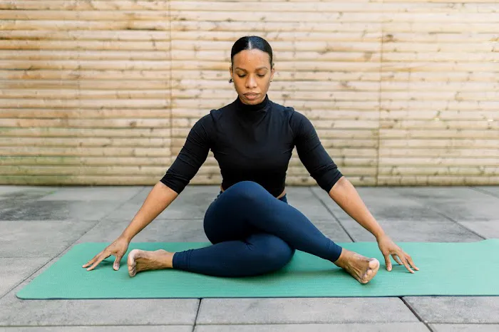 Arise Yoga Picture 5