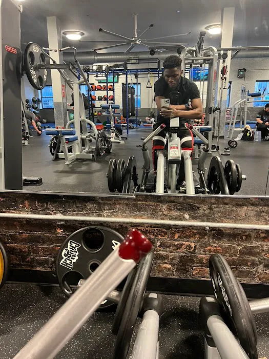 Crunch Fitness - Crown Heights Picture 1