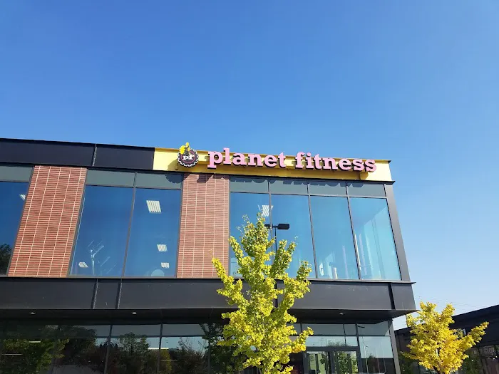 Planet Fitness Picture 9