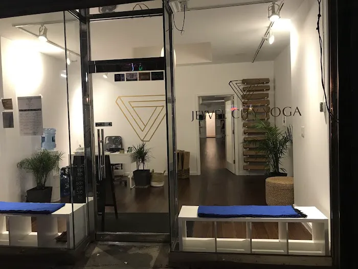 Jewel City Yoga - Smith Street Picture 1