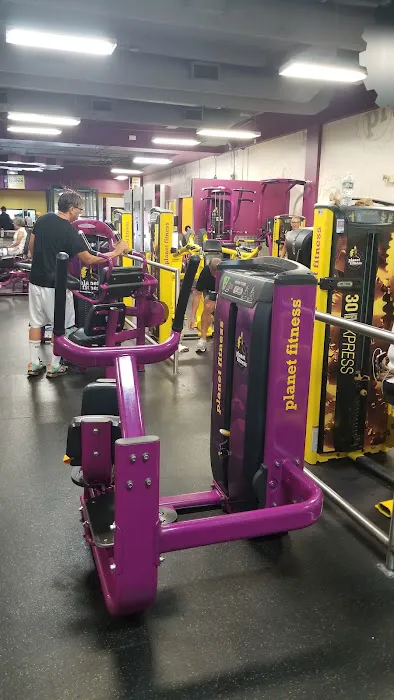 Planet Fitness Picture 9