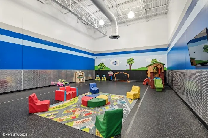 Crunch Fitness - Richmond Glenside Picture 5
