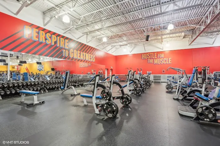 Crunch Fitness - Richmond Glenside Picture 7