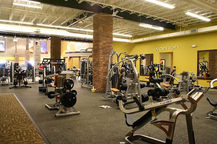 Gold's Gym Westchester Commons Picture 4