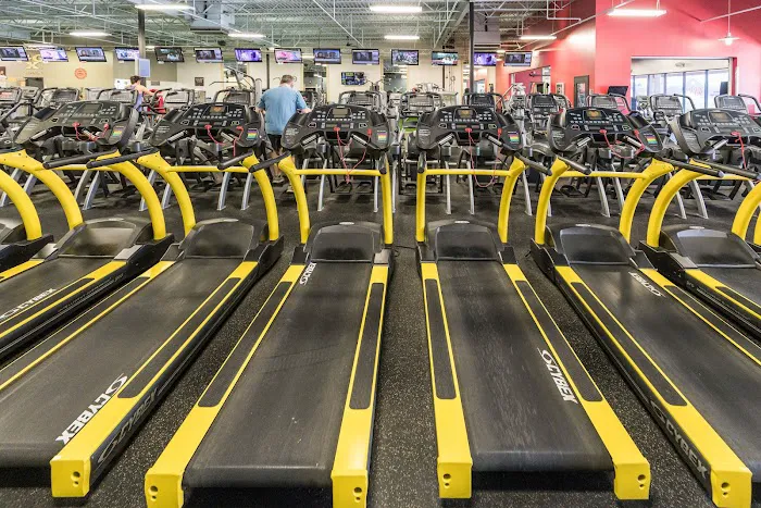 Gold's Gym Picture 8