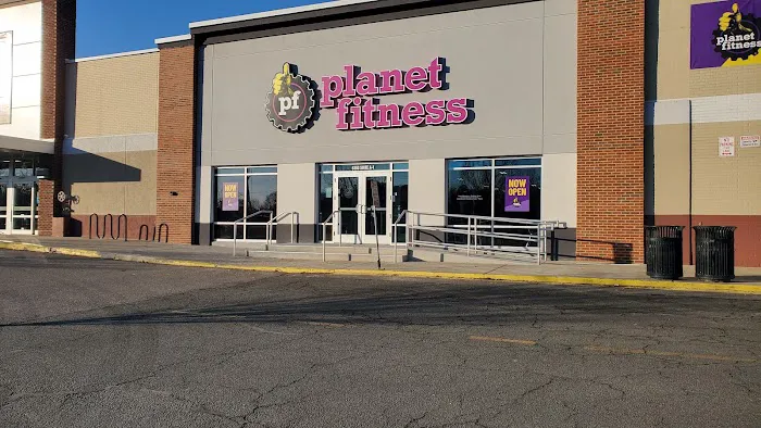 Planet Fitness Picture 6