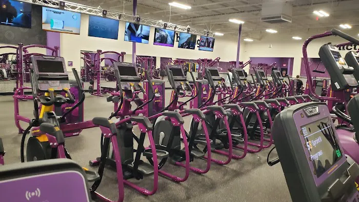 Planet Fitness Picture 9