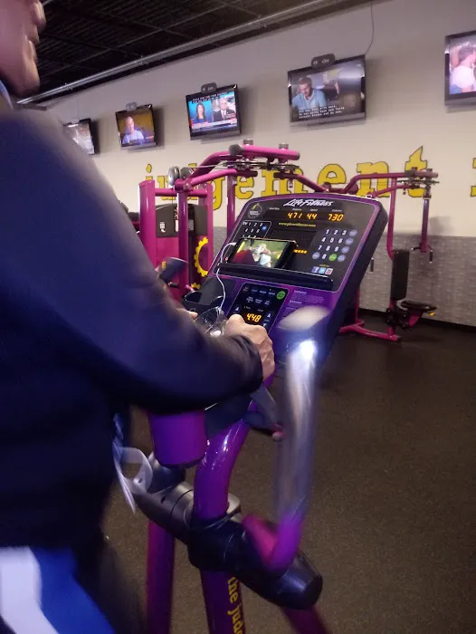 Planet Fitness Picture 7