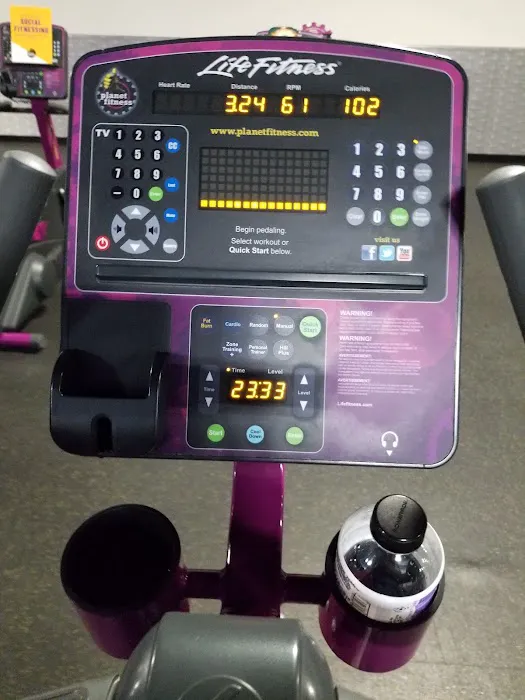 Planet Fitness Picture 10