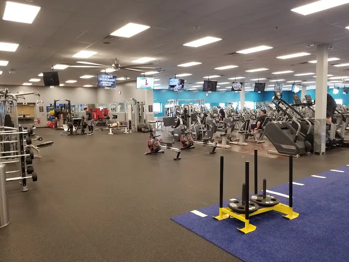 Crunch Fitness Picture 7