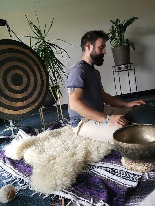 Hum Yoga & Sound Picture 2