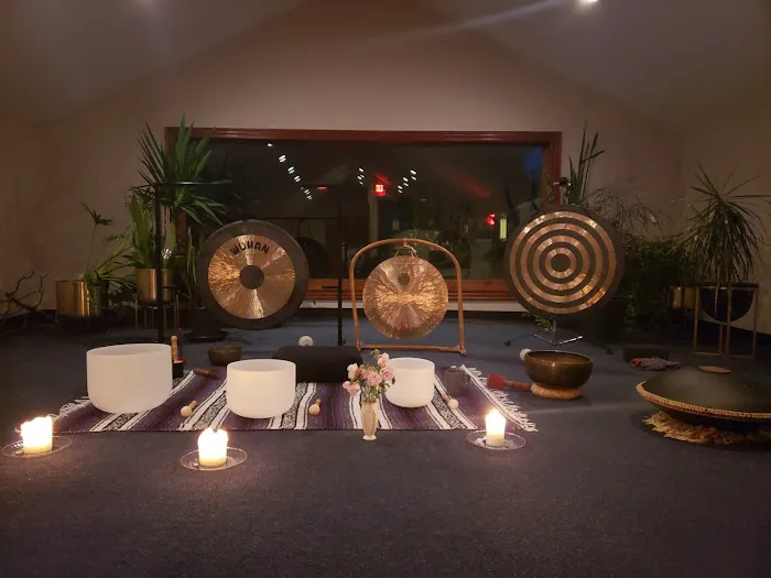 Hum Yoga & Sound Picture 1