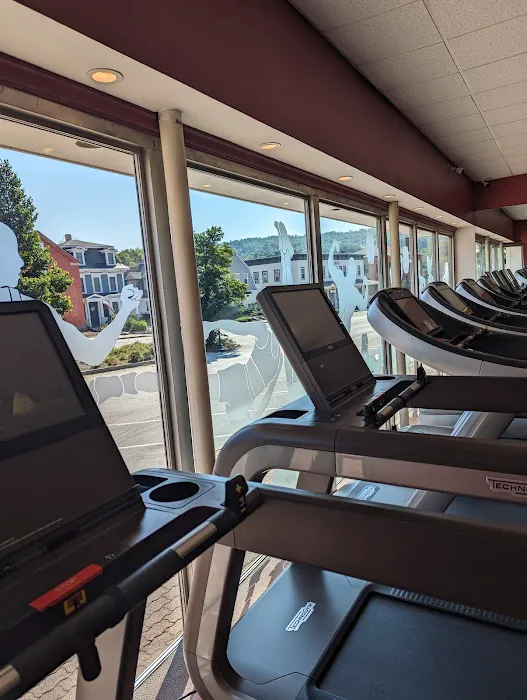 Newport Fitness and Spa Picture 3