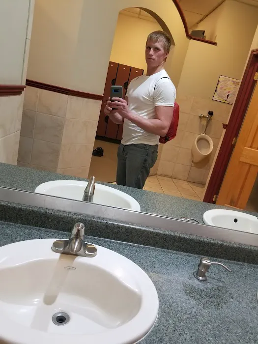 Newport Fitness and Spa Picture 7