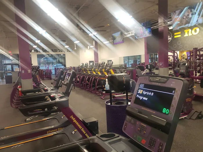 Planet Fitness Picture 8