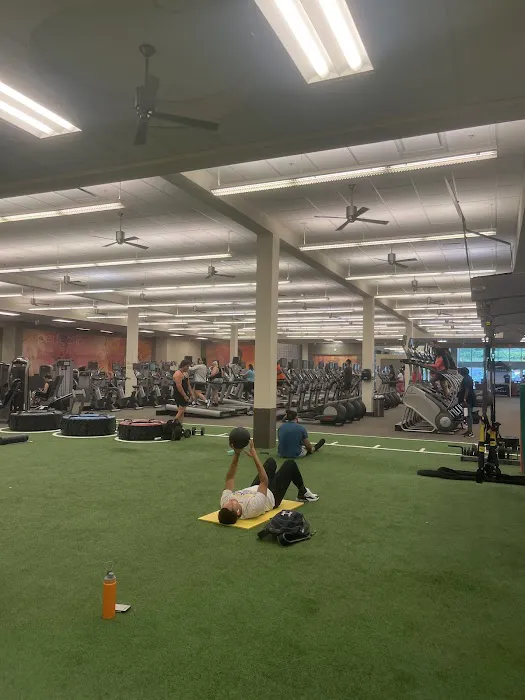 LA Fitness Picture 8