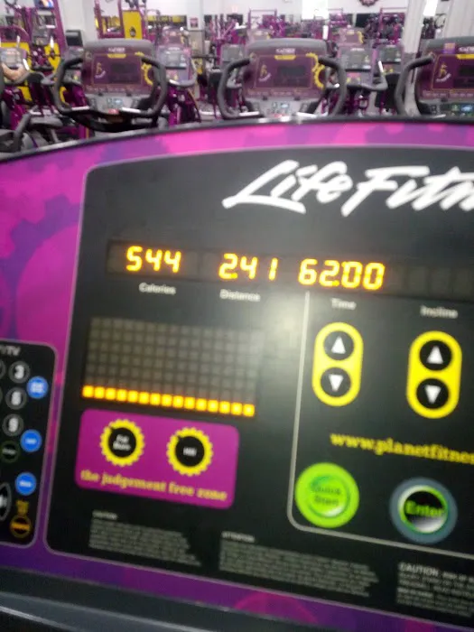 Planet Fitness Picture 9