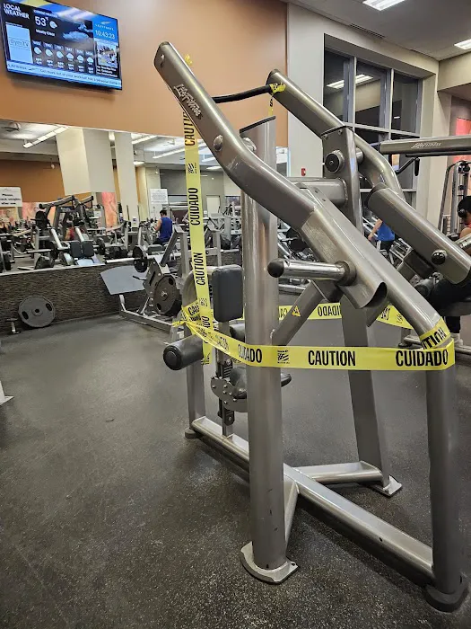 LA Fitness Picture 9