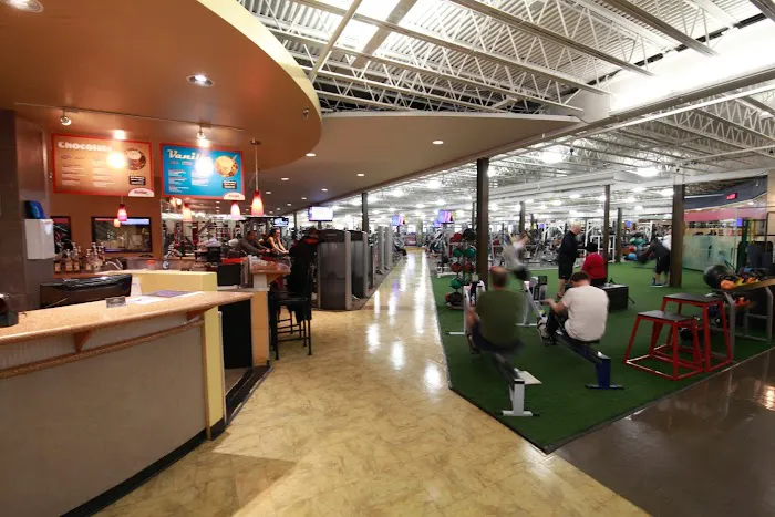 The Edge Fitness Clubs Picture 4