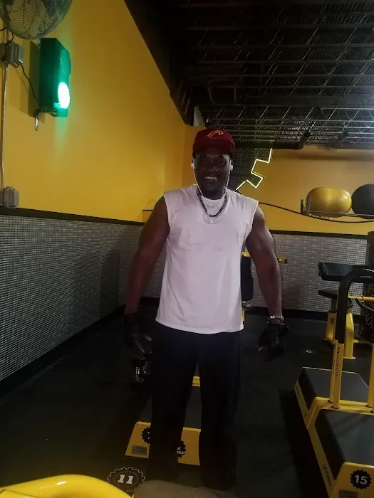 Planet Fitness Picture 10