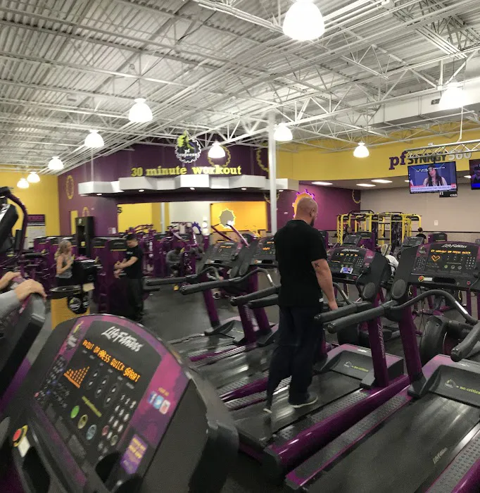 Planet Fitness Picture 10