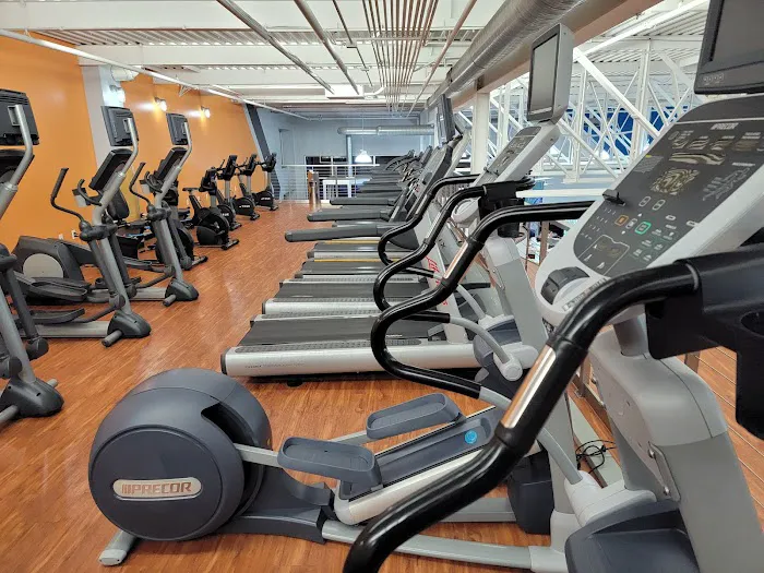 The Edge Fitness Clubs Picture 8