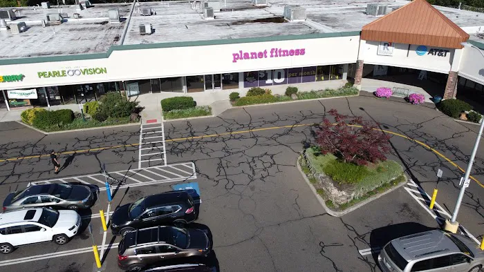 Planet Fitness Picture 6