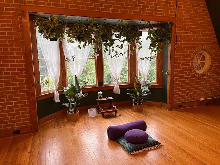 Kaia Yoga and Meditation North Haven Picture 1