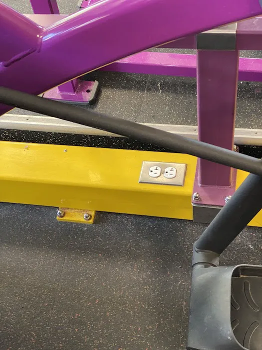 Planet Fitness Picture 6