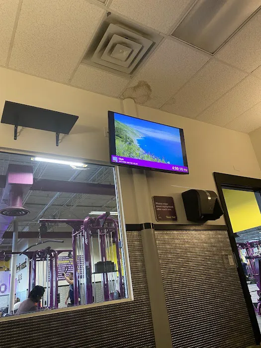 Planet Fitness Picture 8