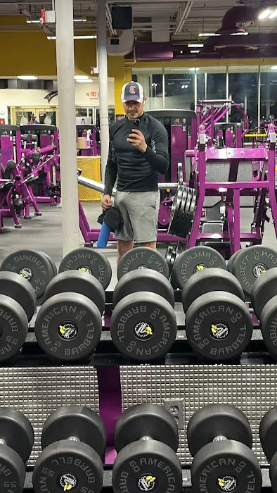 Planet Fitness Picture 9