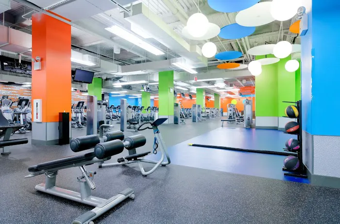 Blink Fitness 125th Picture 4
