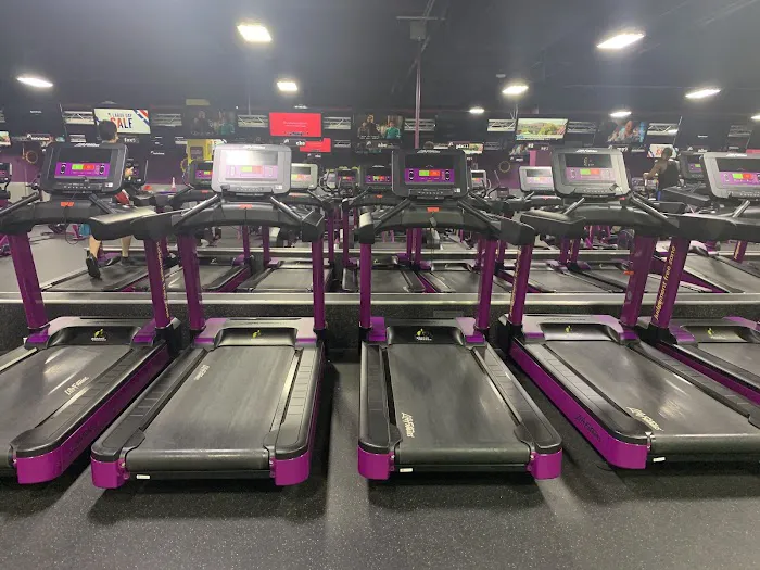 Planet Fitness Picture 6