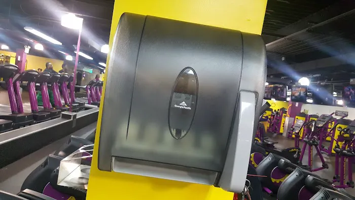 Planet Fitness Picture 7