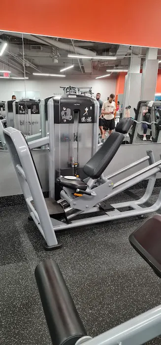 Blink Fitness Clinton Hill Picture 10